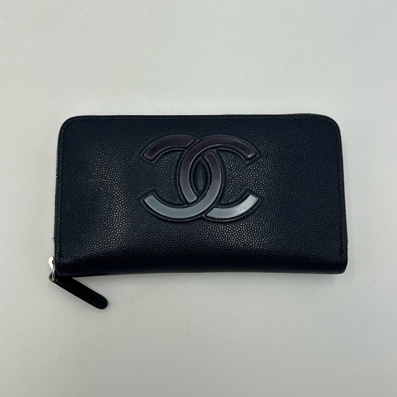 (SOLD) Chanel Medium Blue Leather Zip Wallet (2760****) - Picture 2 of 14